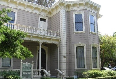 Dresbach Hunt-Boyer Mansion (1875)